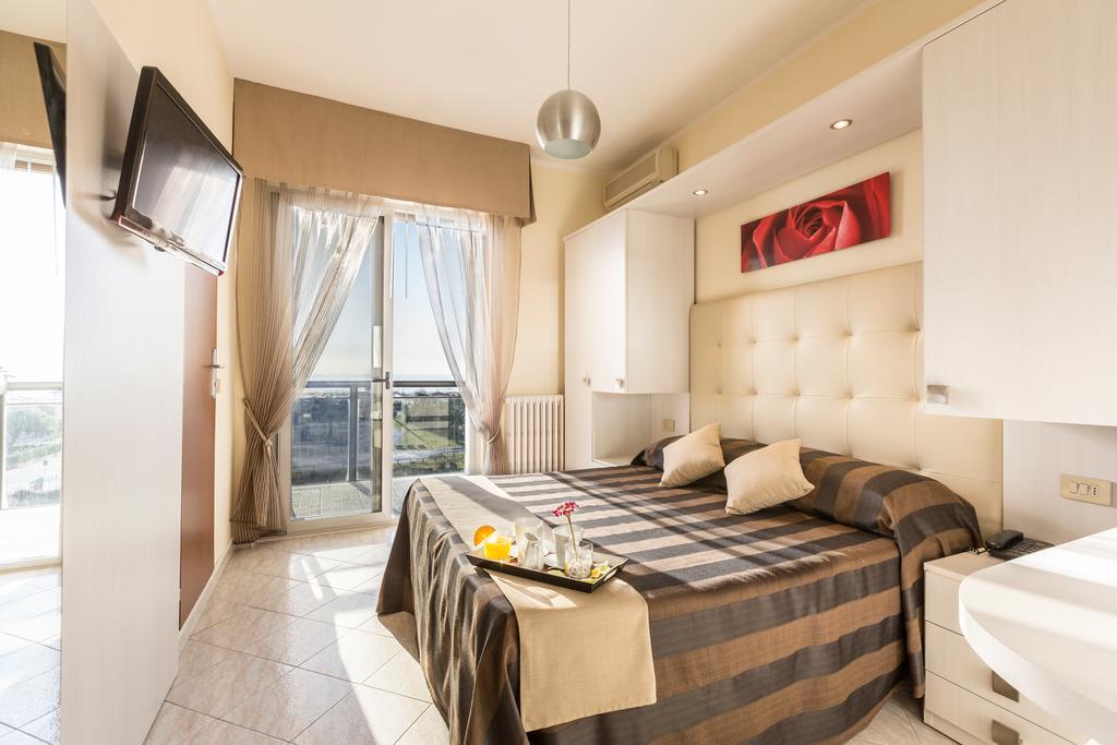 Hotel King Marina di Pietrasanta Quarto foto