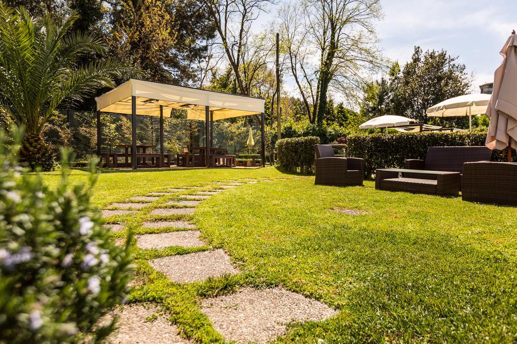 Hotel King Marina di Pietrasanta Exterior foto